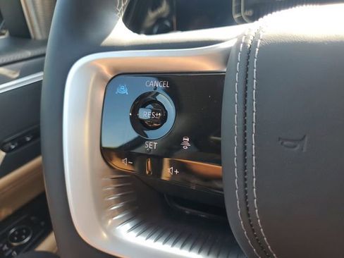 Used 2025 INFINITI QX80 Sensory image 20