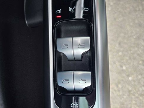 Used 2025 Mercedes-Benz C 300 4MATIC Sedan image 25