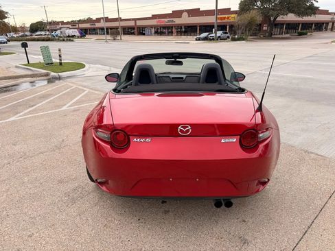 Used 2016 MAZDA MX-5 Miata Sport image 4
