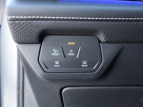 Certified 2025 Volkswagen Atlas Cross Sport SEL R-Line image 16