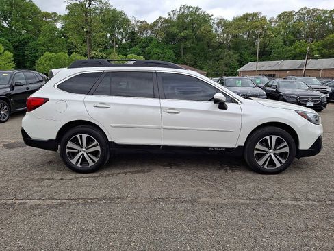 Used 2018 Subaru Outback 3.6R Limited AWD/4WD image 7