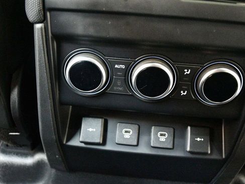 Used 2022 Land Rover Defender 110 X-Dynamic SE AWD/4WD image 69