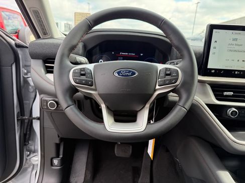 New 2026 Ford Explorer Active RWD image 14