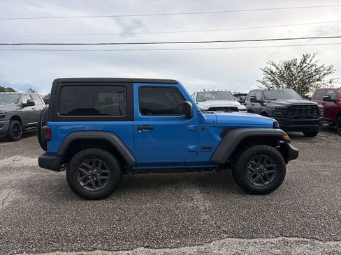 Used 2024 Jeep Wrangler Sport AWD/4WD image 7
