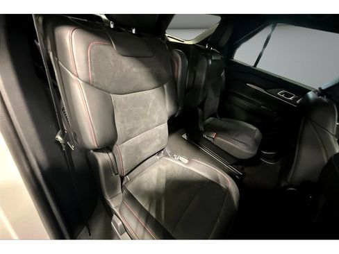 Used 2025 Ford Explorer ST AWD/4WD image 29