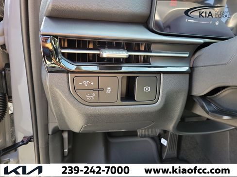 New 2026 Kia Sportage EX w/ EX Panorama Roof Package FWD image 23