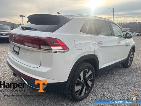 Used 2024 Volkswagen Atlas Cross Sport SE w/ Panoramic Sunroof Package image 5