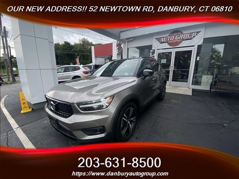 Used 2022 Volvo XC40 T5 R-Design AWD/4WD image 1