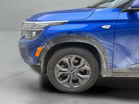 Used 2024 Kia Seltos LX image 9