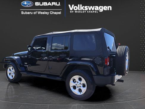 Used 2015 Jeep Wrangler Unlimited Sahara w/ Connectivity Group AWD/4WD image 4