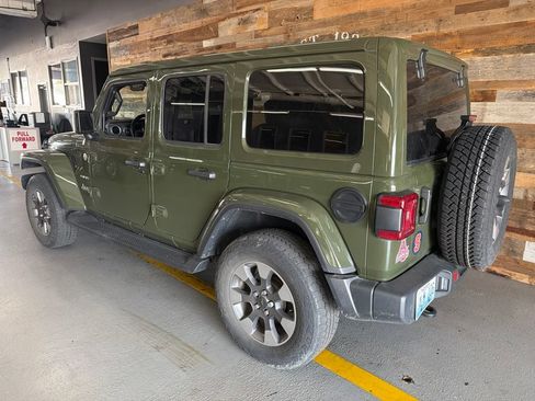 Used 2020 Jeep Wrangler Unlimited Sahara AWD/4WD image 6