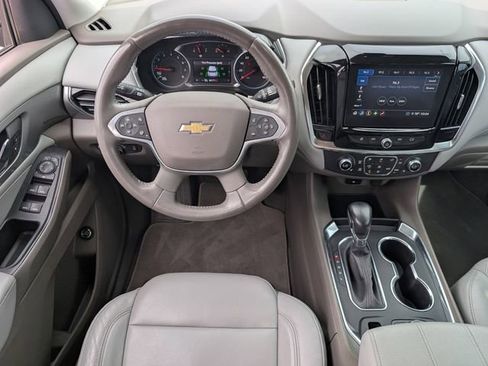 Used 2021 Chevrolet Traverse LT FWD image 10