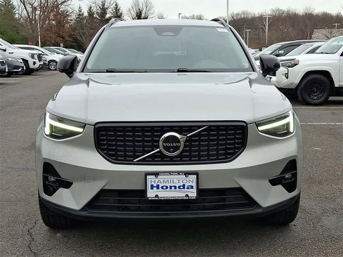 Used 2023 Volvo XC40 B5 Ultimate w/ Protection Package Premier image 25