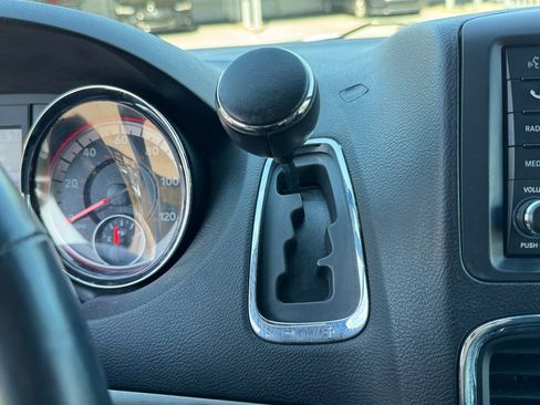 Used 2018 Dodge Grand Caravan GT image 28