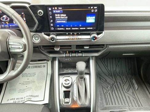 Certified 2023 Chevrolet Colorado Trail Boss w/ Technology Package AWD/4WD image 12