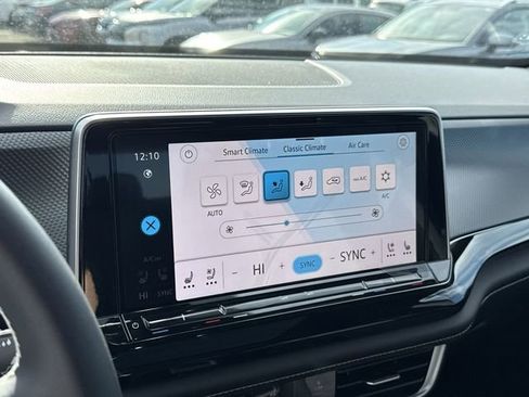 New 2026 Volkswagen Atlas Cross Sport SEL AWD/4WD image 21