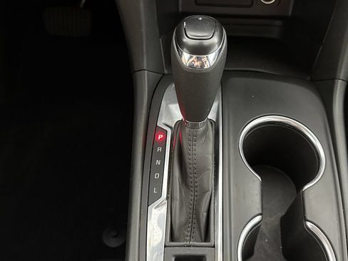 Used 2020 Chevrolet Equinox LT FWD image 18