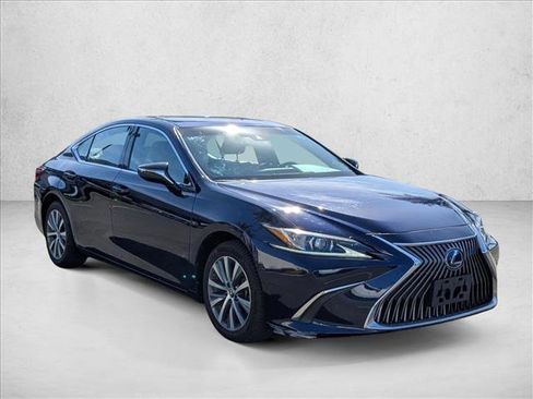Used 2020 Lexus ES 300h image 4
