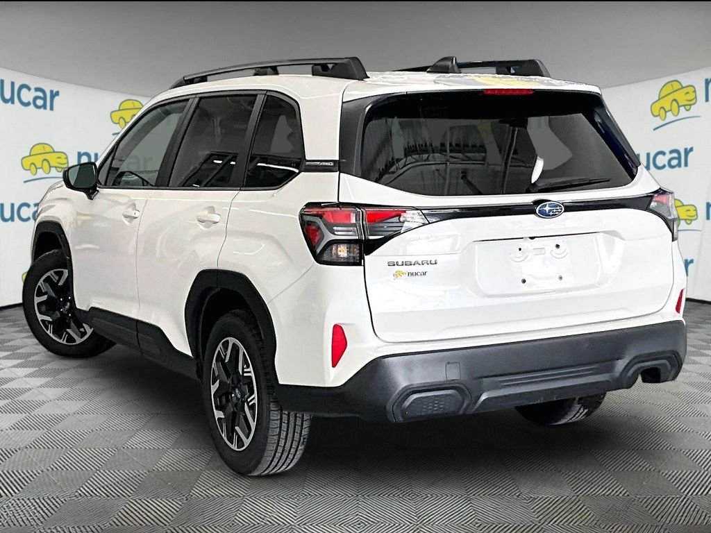 Used 2025 Subaru Forester Premium AWD/4WD image 4