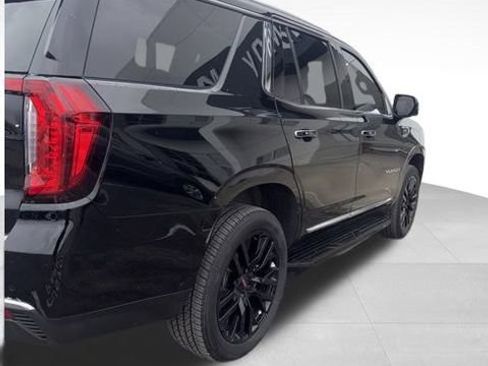 Used 2023 GMC Yukon SLT w/ SLT Premium Package image 10