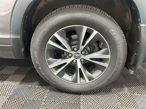 Used 2016 Toyota Highlander XLE image 35