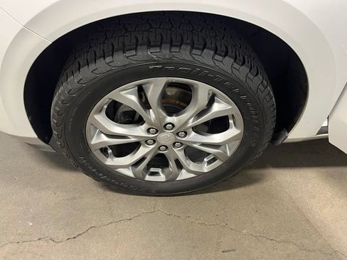 Used 2019 Buick Enclave Avenir w/ Avenir Technology Package AWD/4WD image 30