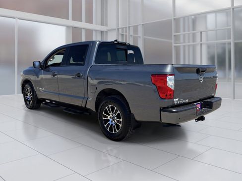 Used 2023 Nissan Titan SV w/ SV Convenience Package RWD image 4