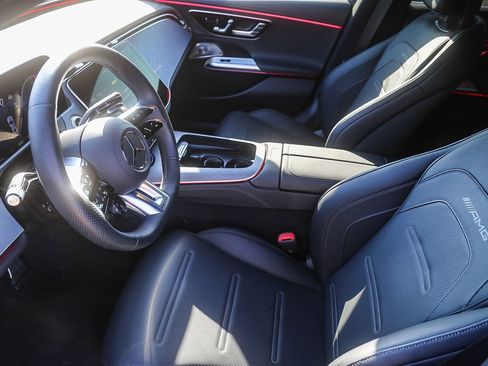 Used 2025 Mercedes-Benz E 53 AMG e 4MATIC Sedan w/ Driver Assistance Package image 5