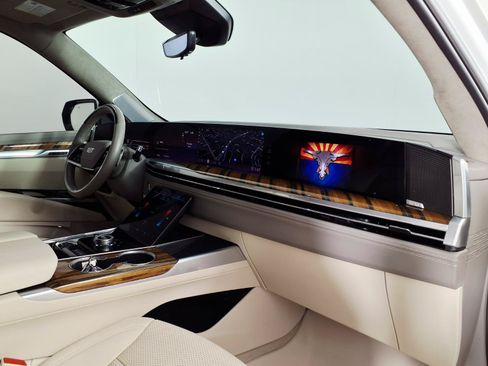 Certified 2025 Cadillac Escalade Sport Platinum AWD/4WD image 10