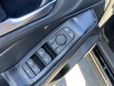 Certified 2023 Nissan Rogue SV w/ SV Premium Package image 21