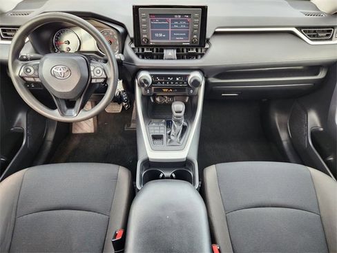 Used 2021 Toyota RAV4 LE image 10