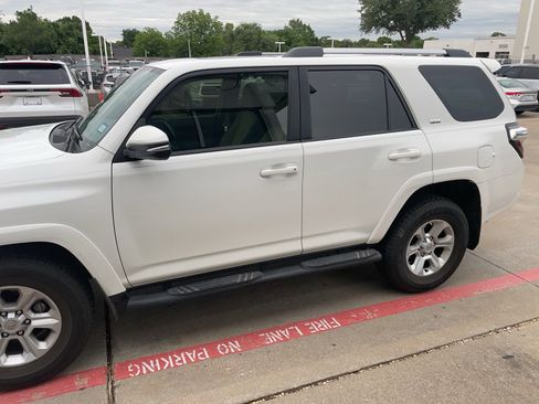 Used 2023 Toyota 4Runner SR5 Premium w/ Moonroof Package RWD image 3