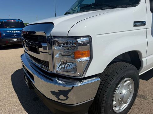 New 2026 Ford E-350 and Econoline 350 Super Duty w/ Power Equipment Group RWD image 21
