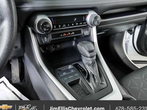 Used 2025 Toyota RAV4 XLE FWD image 16