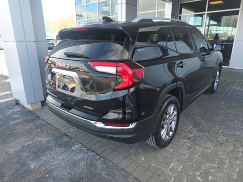 Used 2023 GMC Terrain SLT image 4
