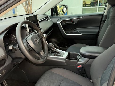 Used 2023 Toyota RAV4 LE image 10