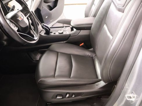 Used 2025 Cadillac XT6 Premium Luxury image 12