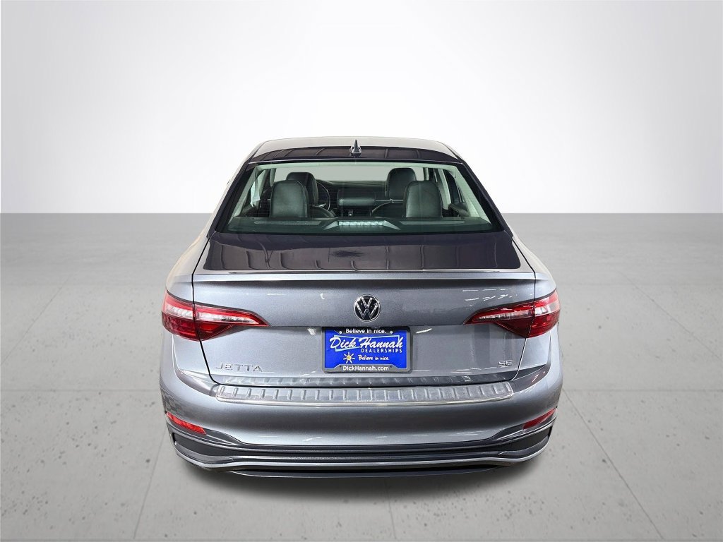Used 2024 Volkswagen Jetta SE w/ Panoramic Sunroof Package FWD image 8