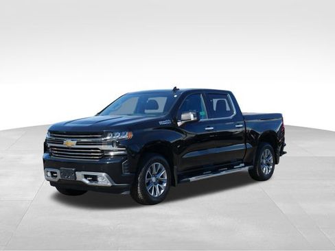 Used 2019 Chevrolet Silverado 1500 High Country w/ Technology Package AWD/4WD image 3