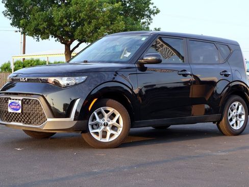 Used 2025 Kia Soul LX w/ LX Technology Package image 13