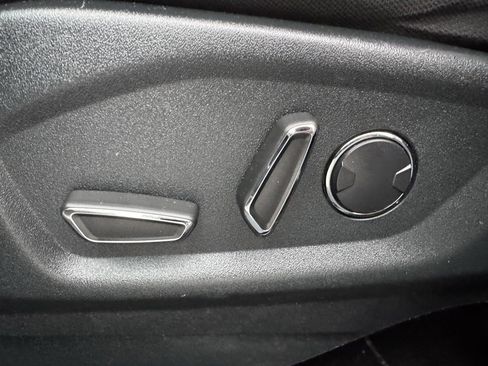 Certified 2018 Ford Explorer XLT image 30