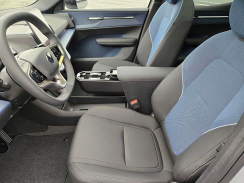 New 2026 Volvo EX30 Plus w/ Protection Package image 10