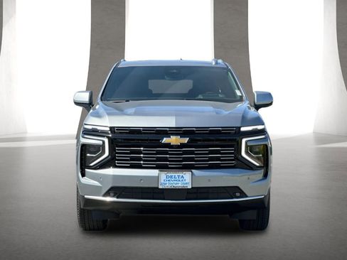 New 2026 Chevrolet Suburban High Country AWD/4WD image 9