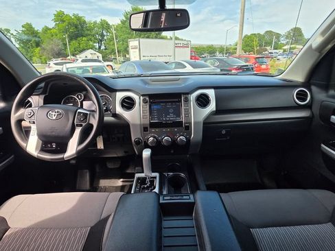 Used 2017 Toyota Tundra SR5 AWD/4WD image 17