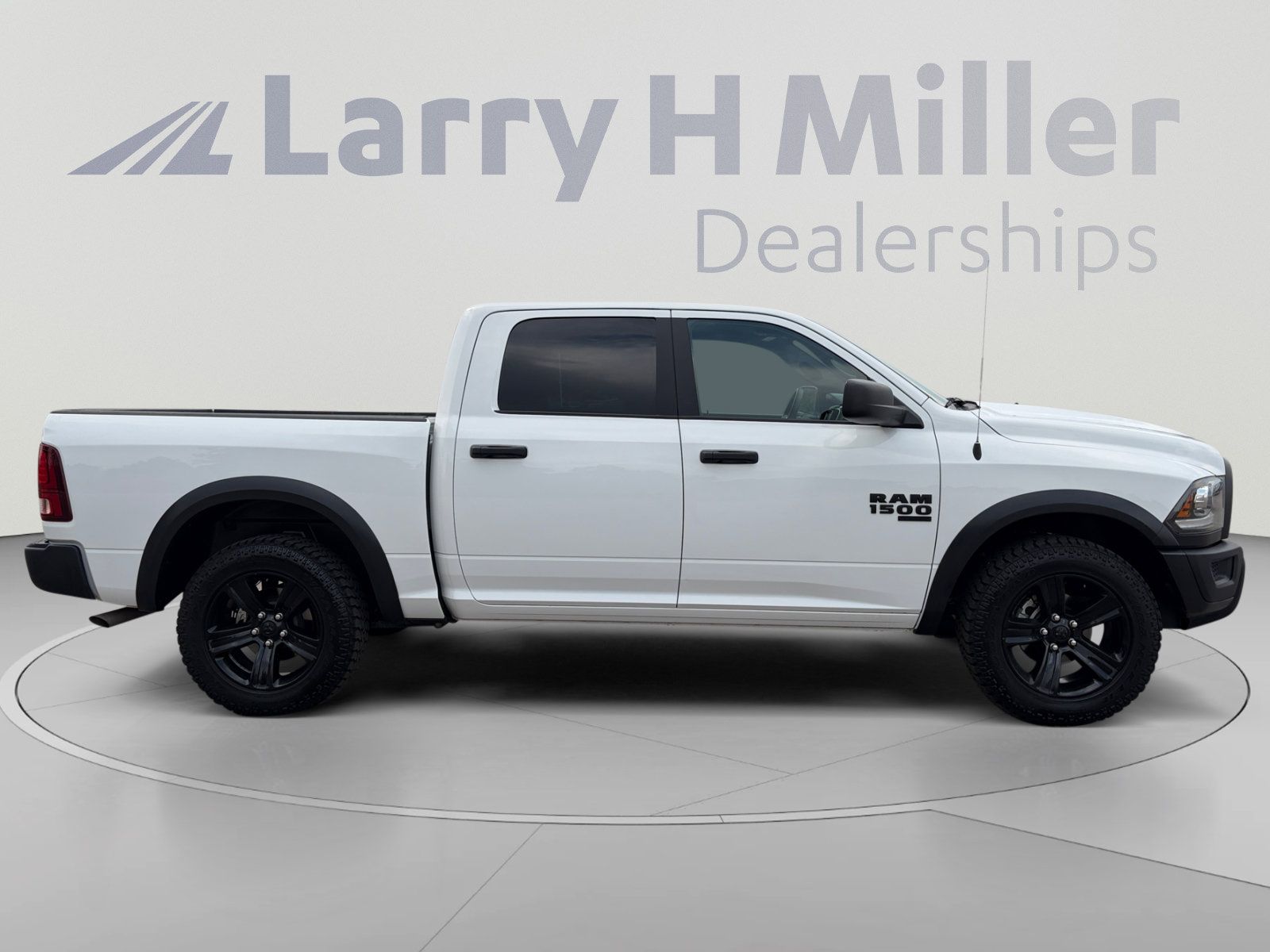 Used 2024 RAM 1500 Warlock AWD/4WD image 7