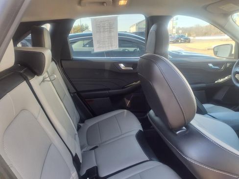 Used 2023 Ford Escape Platinum image 9