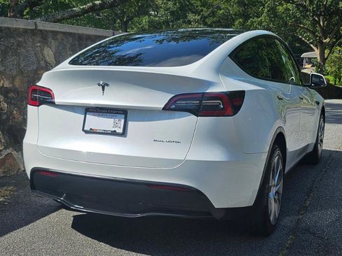 Used 2023 Tesla Model Y Long Range AWD/4WD image 11