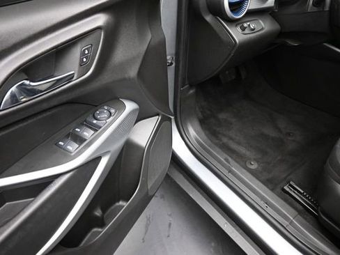 Used 2025 Chevrolet Trax LS w/ LS Convenience Package FWD image 14