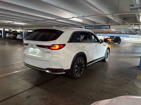 Certified 2024 MAZDA CX-90 Plug-In Hybrid w/ Premium Plus AWD/4WD image 4