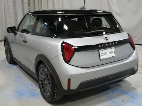 Used 2025 MINI Cooper 2-Door Hardtop image 14